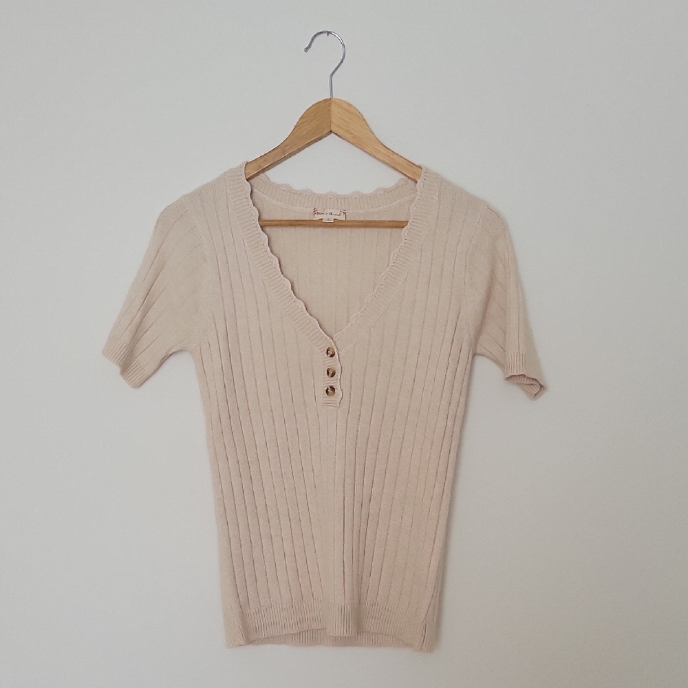 Women's Cream Ribbed Knit Top Size  S